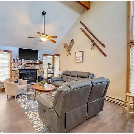 Camelback Private Home Located Behind Waterpark & Ski Lift Танерсвил Екстериор снимка
