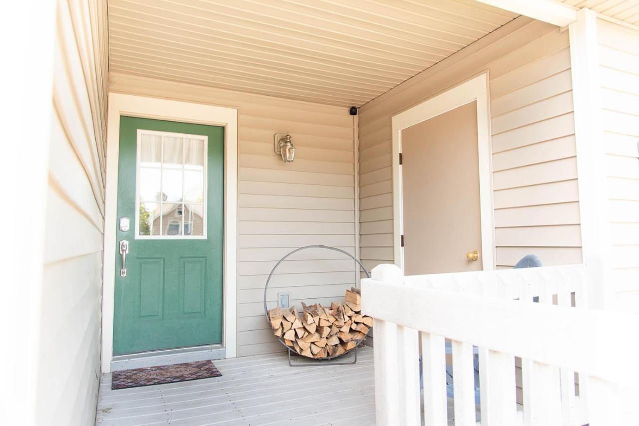 Camelback Private Home Located Behind Waterpark & Ski Lift Танерсвил Екстериор снимка