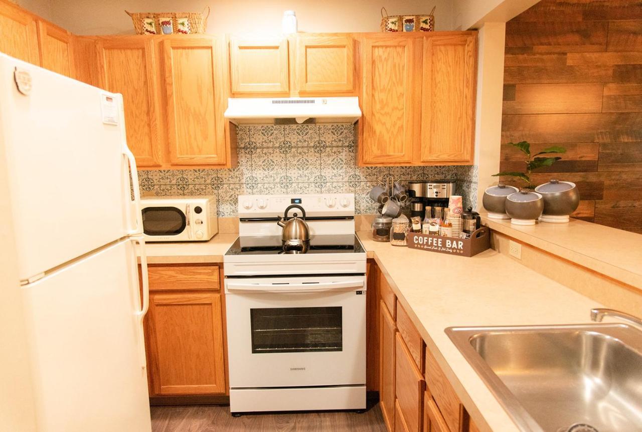 Camelback Private Home Located Behind Waterpark & Ski Lift Танерсвил Екстериор снимка