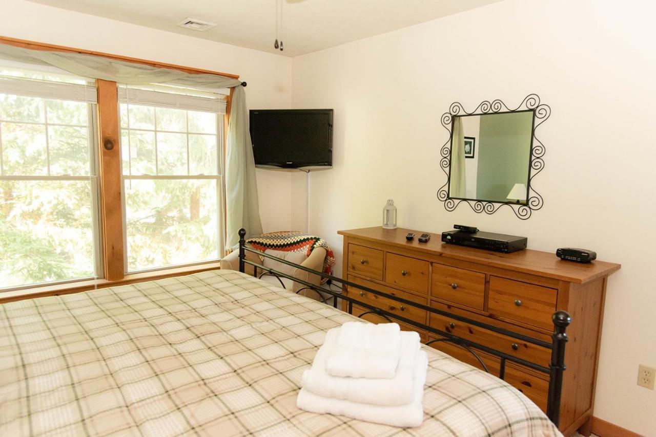 Camelback Private Home Located Behind Waterpark & Ski Lift Танерсвил Екстериор снимка