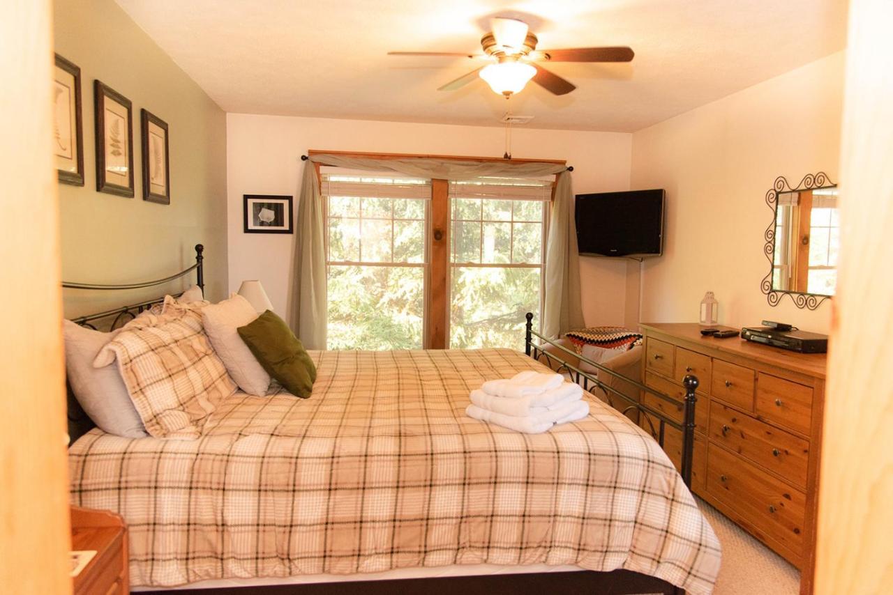 Camelback Private Home Located Behind Waterpark & Ski Lift Танерсвил Екстериор снимка