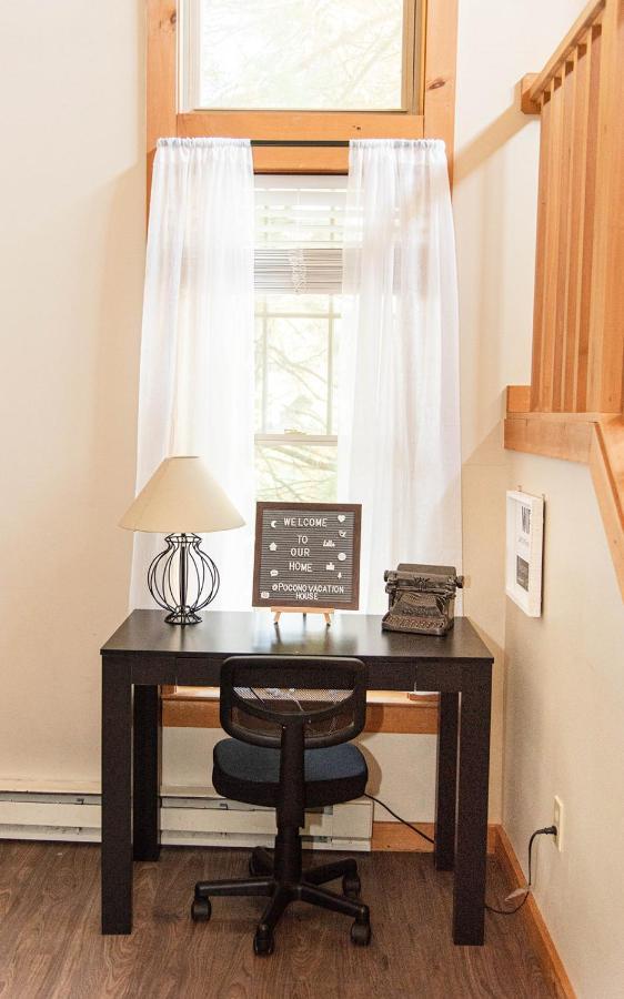 Camelback Private Home Located Behind Waterpark & Ski Lift Танерсвил Екстериор снимка