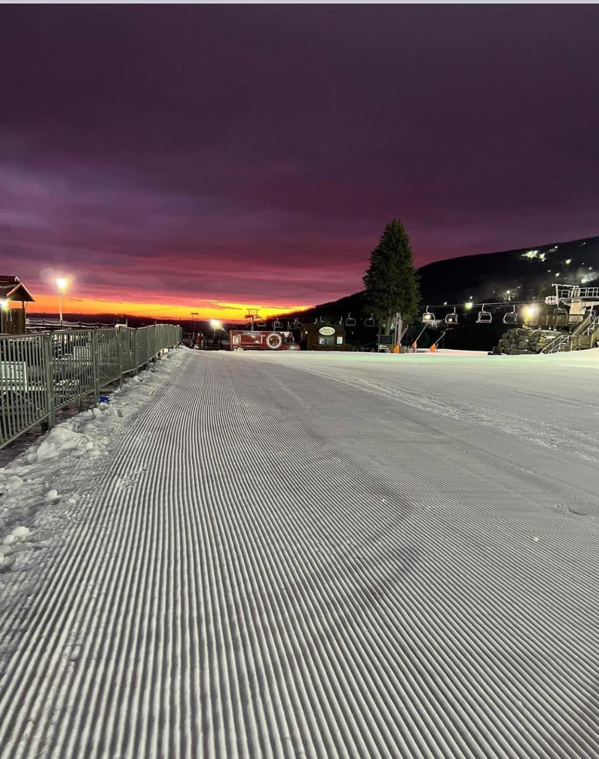 Camelback Private Home Located Behind Waterpark & Ski Lift Танерсвил Екстериор снимка