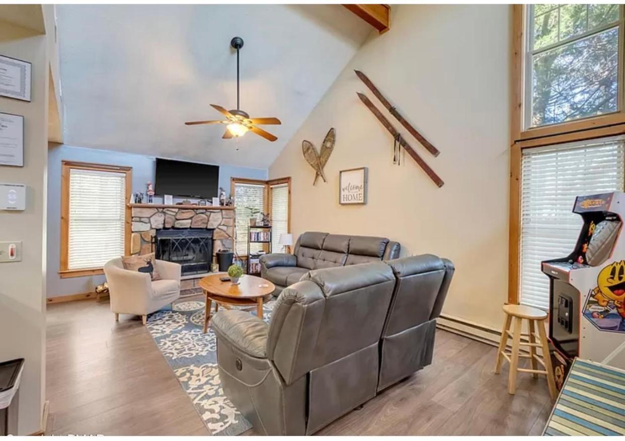 Camelback Private Home Located Behind Waterpark & Ski Lift Танерсвил Екстериор снимка
